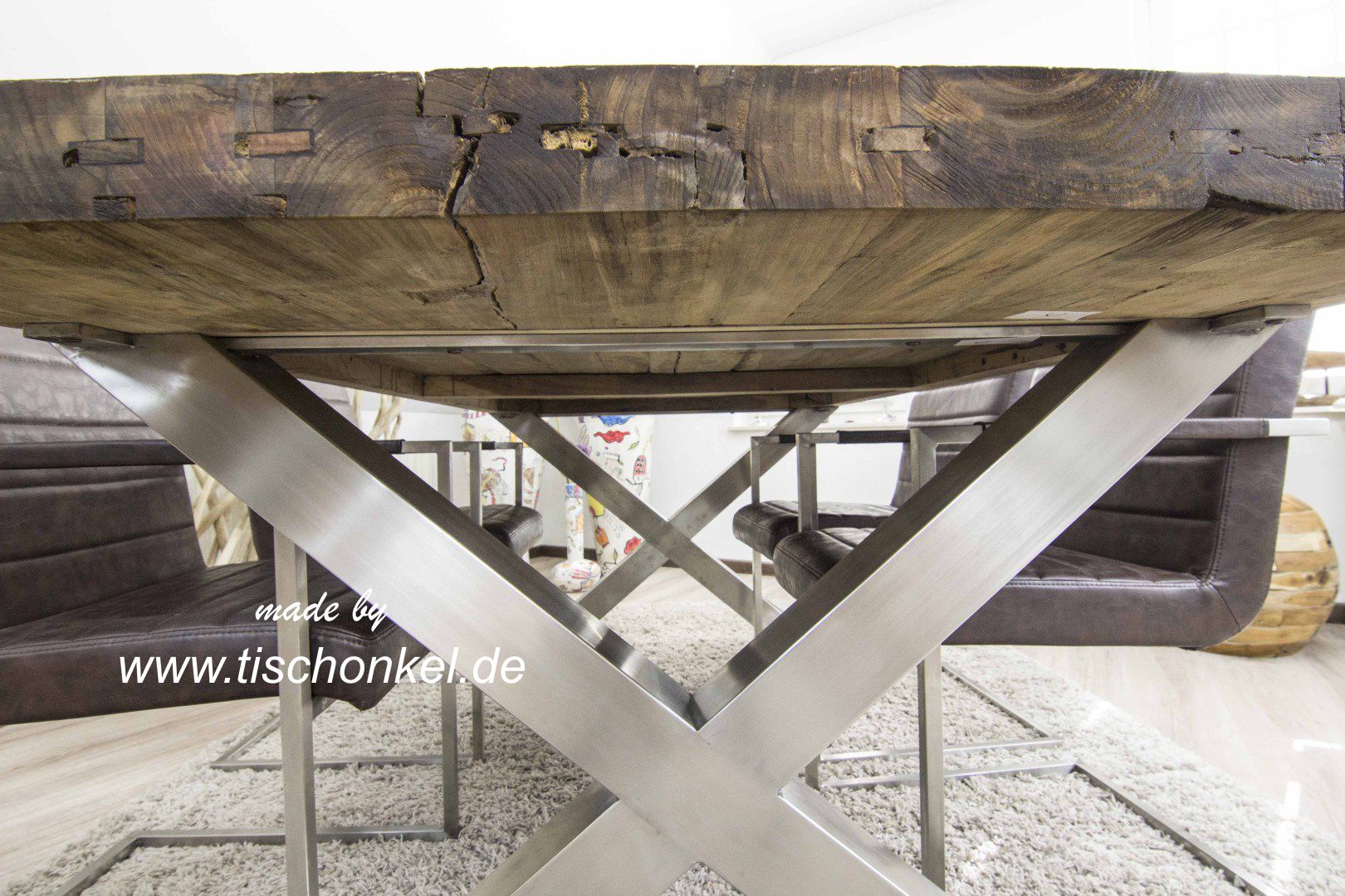 Esstisch aus recyceltem Holz : Der Tischonkel