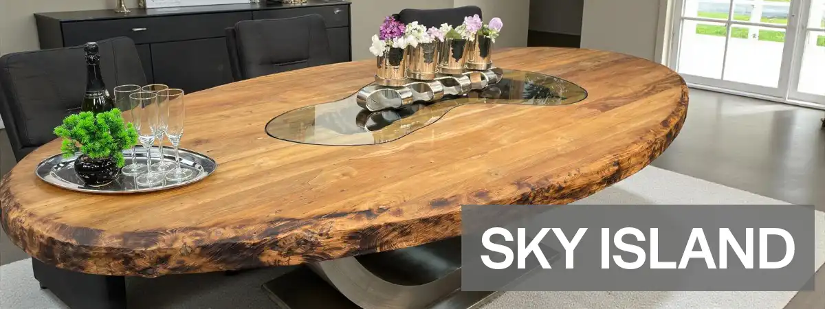 Ovaler Esszimmertisch Sky Island aus Massivholz