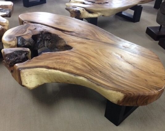 Salontafel van een boomschijf Salontafel van boomschijf