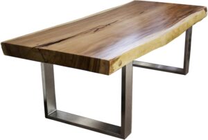 Massivholztisch aus einem Baumstamm
