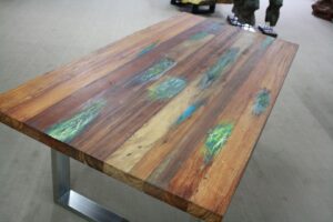 Tisch recyceltes Holz