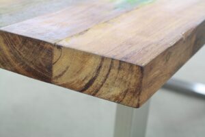 Tisch recyceltes Holz