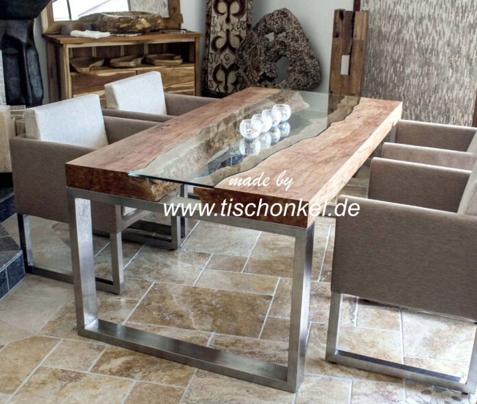 Designtisch mit Edelstahl und Glas