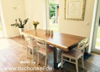 Esstisch aus Massivholz (Baumscheibe Suar) Esstisch aus Massivholz