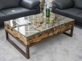 Couchtisch aus Altholz mit Rohstahl Couchtisch Altholz Rohstahl