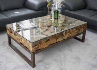 Couchtisch aus Altholz mit Rohstahl Couchtisch Altholz Rohstahl