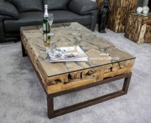 Couchtisch aus recyceltem Holz