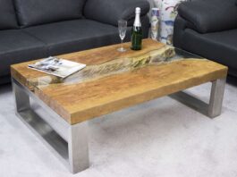 Couchtisch aus Massivholz Litschi, Edelstahl und Glas Couchtisch aus Massivholz mit Edelstahl und Glas