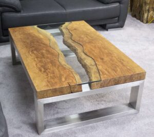 Couchtisch aus Massivholz mit Edelstahl und Glas