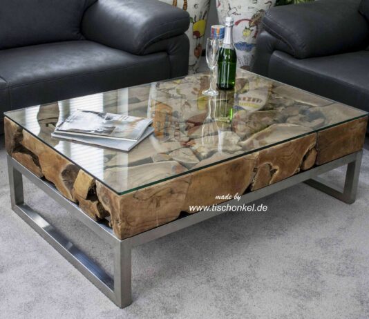 Salontafel van oud hout met RVS en glas Salontafel van oud hout met roestvrij staal