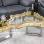 Couchtisch „Clash“ aus einem Baumstamm mit Glas (140 x 100 cm)
