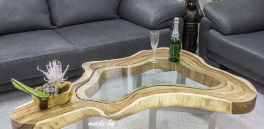 Couchtisch „Clash“ aus einem Baumstamm mit Glas (140 x 100 cm) Couchtisch Clash