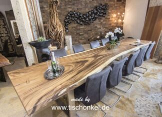 Esstisch aus Massivholz Esstisch aus Massivholz