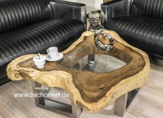 Couchtisch aus einem Baumstamm mit Baumkante Couchtisch aus einem Baumstamm mit Glas