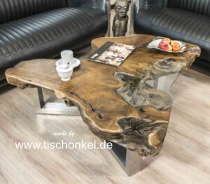 Couchtisch aus Holz massiv