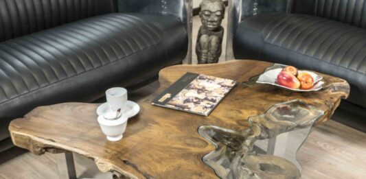 Couchtisch aus Holz massiv Couchtisch aus Holz massiv