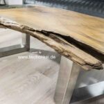 Couchtisch aus einem Baumstumpf Teak mit Glaseinleger und Tischgestell aus Edelstahl