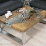 Design Couchtisch aus Holz mit Glas