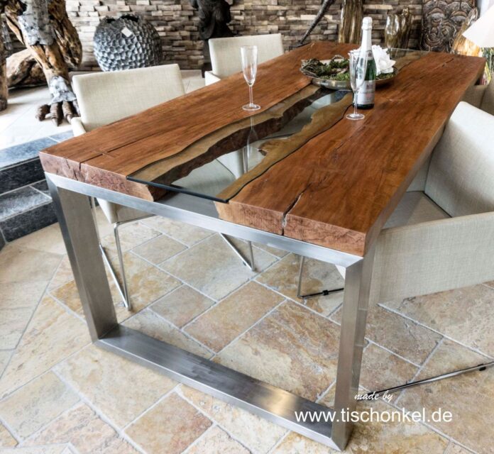 Design Esstisch aus Holz mit Edelstahl und Glas