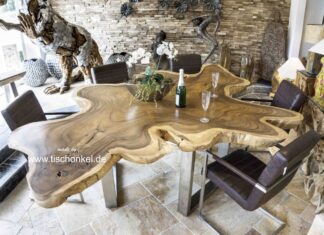 Eindrucksvoller Baumstamm Esstisch aus Suar Eindrucksvoller Baumstamm Esstisch aus Suar