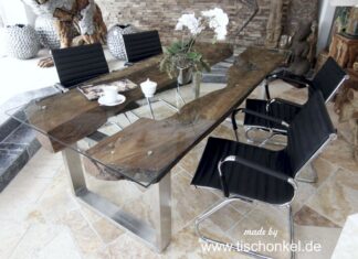 Esstisch aus Altholz der Serie „Old Java“ Esstisch aus Altholz Serie Old Java