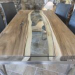 Esstisch mit Edelstahl Holz und Glas