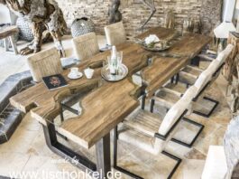 Esstisch aus Massivholz, Rohlstahl und Glas Esstisch