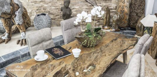 Außergewöhnlicher Esstisch von „GERKEN Wohndesign“ Aussergewöhnlicher Esstisch von Gerken Wohndesign