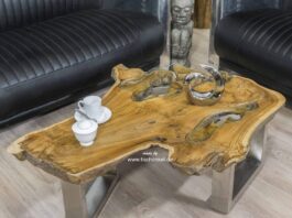 Hübscher kleiner Couchtisch aus Massivholz Hübscher kleiner Couchtisch aus Massivholz