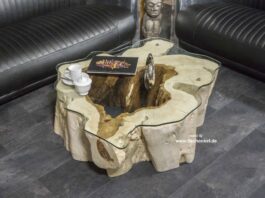 Kleiner Couchtisch aus einem Baumstumpf Kleiner Couchtisch aus einem Baumstumpf