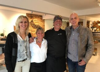 Eröffnungsfeier mit Goodbye Deutschland und unseren liebsten Mermi-Schmelz Lena und Olaf Gerken mit unseren Lieblingsbrasilianern