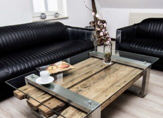 Moderner Couchtisch aus Altholz 120×80 cm Moderner Couchtisch aus Altholz