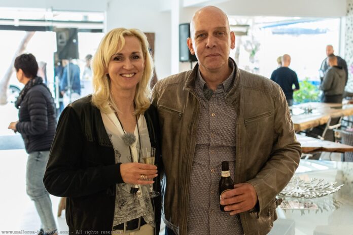 Olaf und Lena Gerken bei der Eröffnungsfeier von GERKEN Wohndesign auf Mallorca