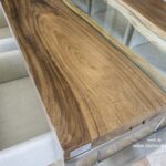 Stilvoller Esstisch aus Holz