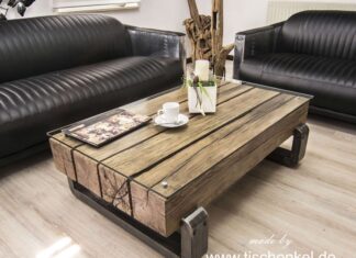 Zeitloser Couchtisch aus massiven Balken Zeitloser Couchtisch