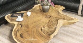Baumstamm Couchtisch aus einer Baumscheibe rund mit Baumkante