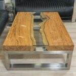 Eckiger Designer Wohnzimmertisch aus Holz mit Edelstahl und Glas