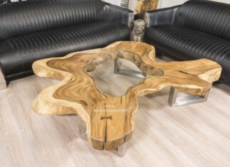 Großer Couchtisch aus einer Baumscheibe aus der Serie „Clash“ Großer Couchtisch aus einer Baumscheibe