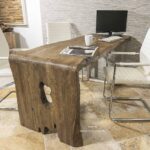 Schreibtisch aus Massivholz mit individuellem Design