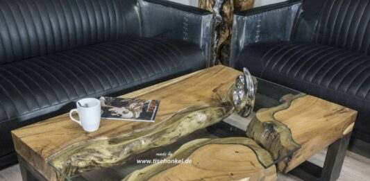 Couchtisch günstig mit Holz, Rohstahl und Glas Couchtisch günstig