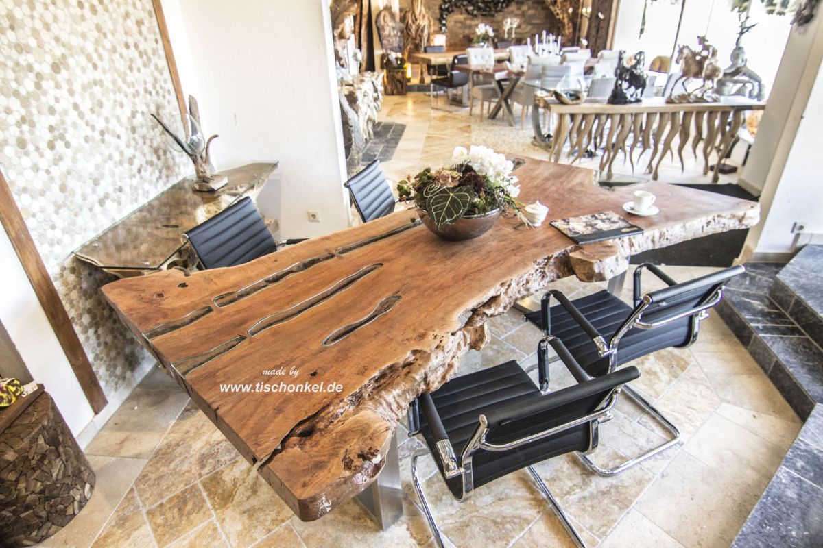 Esstisch aus einem Holzstamm "Litschi" - Der Tischonkel
