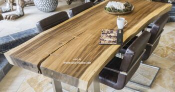 Exklusiver Baumstammtisch 200 cm mit Tischgestell aus Edelstahl