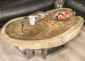 Kleiner runder Couchtisch aus einer Baumscheibe Kleiner runder Couchtisch