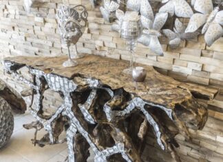 Sideboard aus einer Baumwurzel Sideboard aus einer Baumwurzel