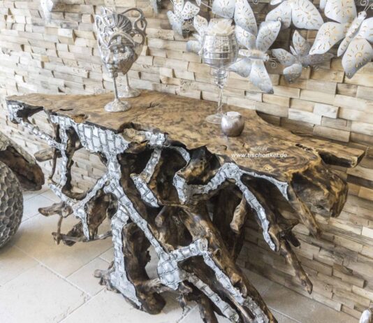 Dressoir van een boomwortel Dressoir van een boomwortel