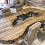 Esstisch oval aus recyceltem Holz