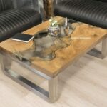 Eckiger Couchtisch aus Holz