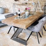 Der Esszimmertisch „Deep Island“ im Industriedesign