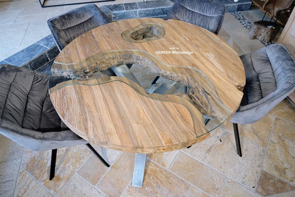 Einrichtungsidee: Esstisch rund aus Holz Esszimmertisch rund aus Holz