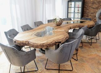 Konferenztisch aus Holz von „GERKEN Wohndesign“ Konferenztisch